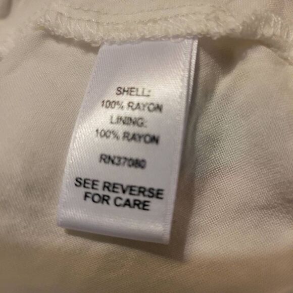 Versona Women's Summer Shorts Size Medium - Picture 5 of 6